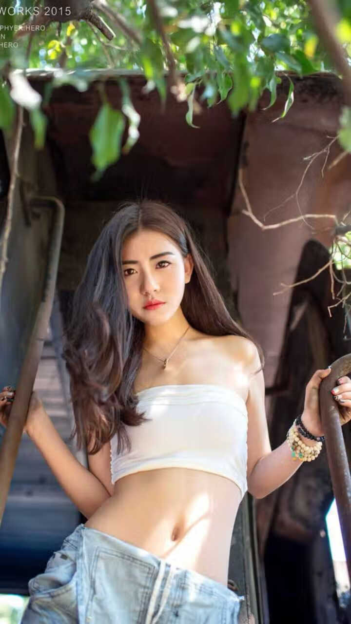 “英超明星表现神勇，助力球队稳步登顶”，英超球队球星