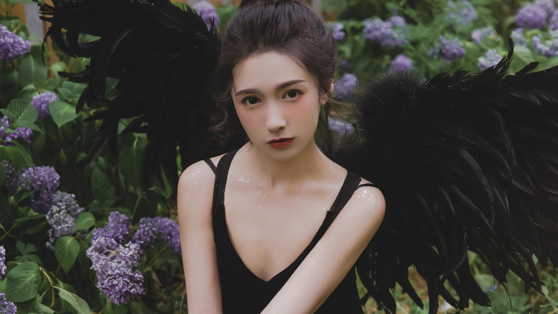 《王者荣耀世界冠军赛，线上线下同步直播盛况空前》，王者荣耀世界冠军杯重播